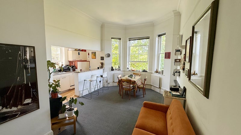 Room Carleton Road in Greater London