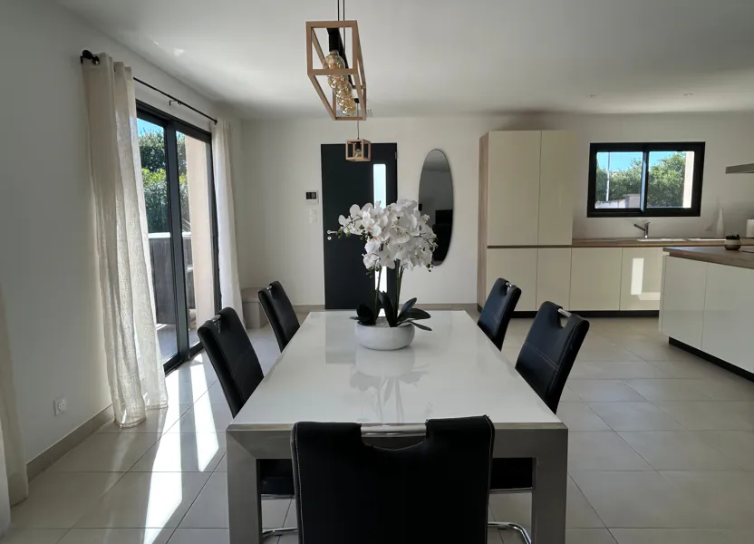 House D 6113 in Bellegarde