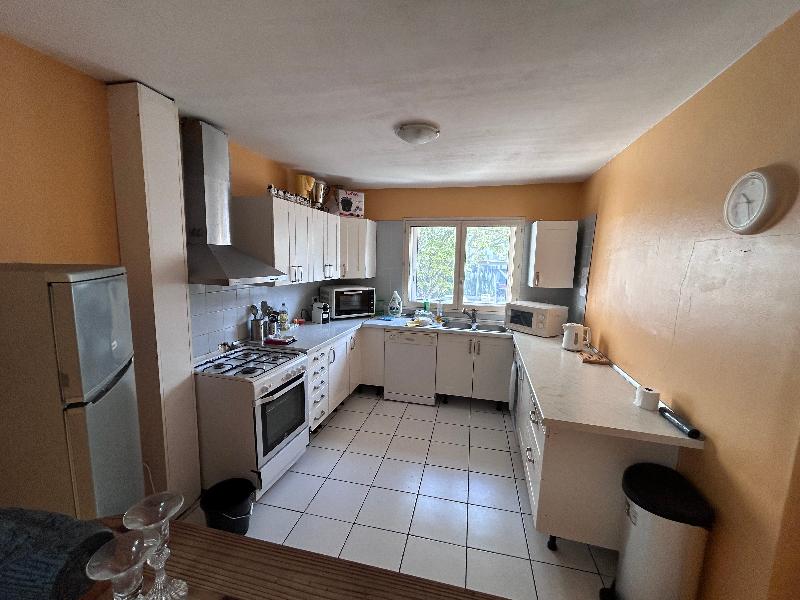 Room Rue des Treilles in Libourne