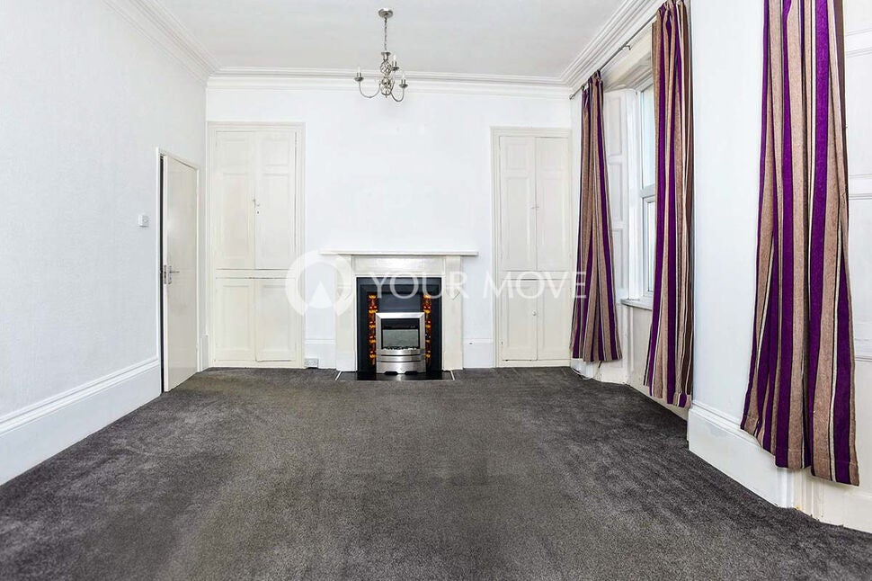Flat Molesworth Road in Plymouth