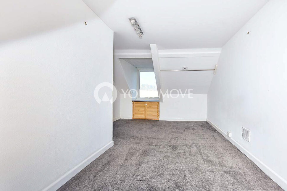 Flat Molesworth Road in Plymouth