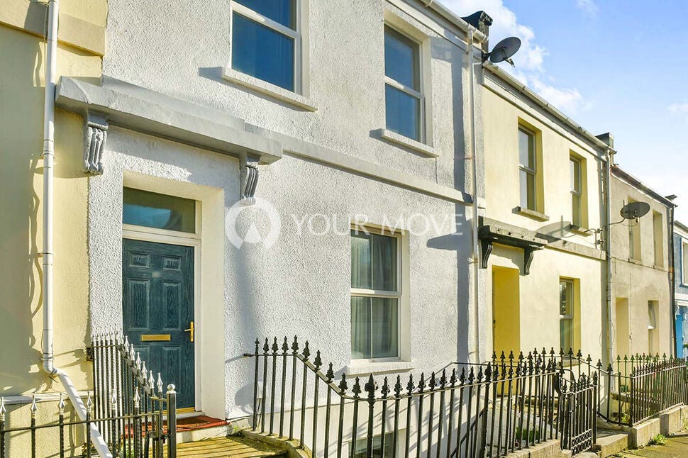 Flat Molesworth Road in Plymouth