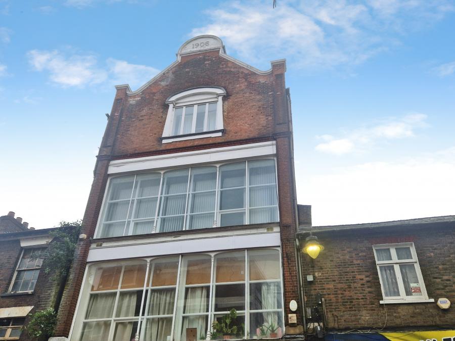 Flat Wellington Street in Luton