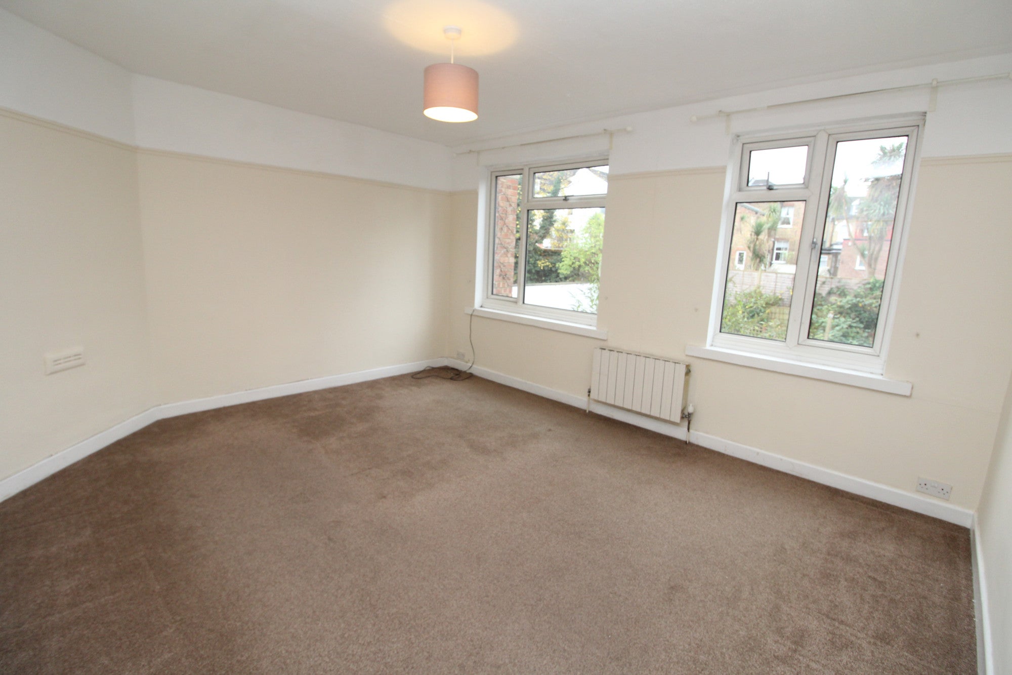 Flat Howard Road in Greater London