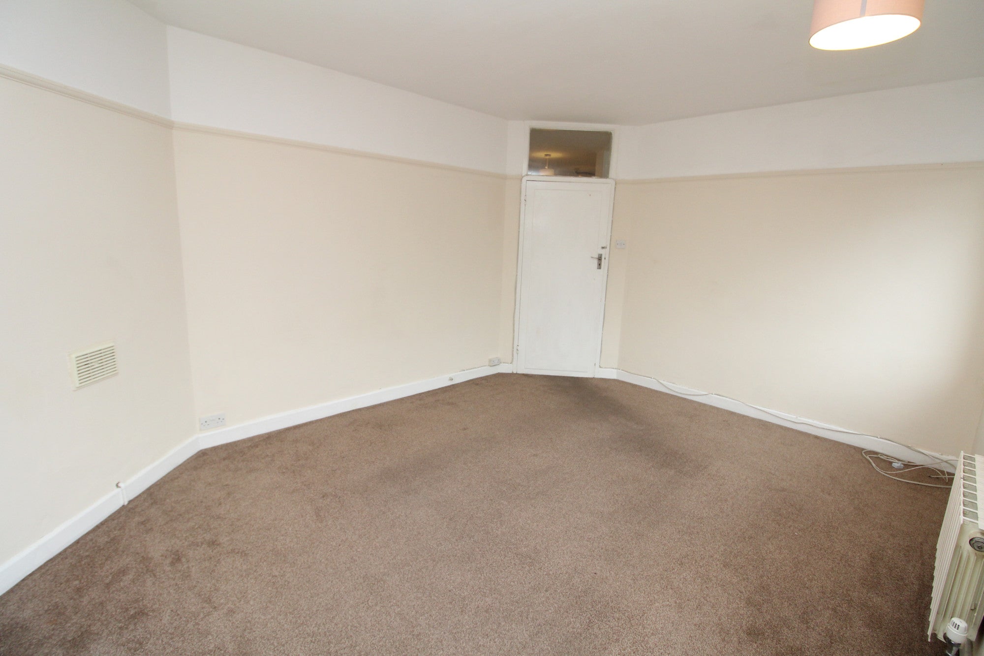 Flat Howard Road in Greater London