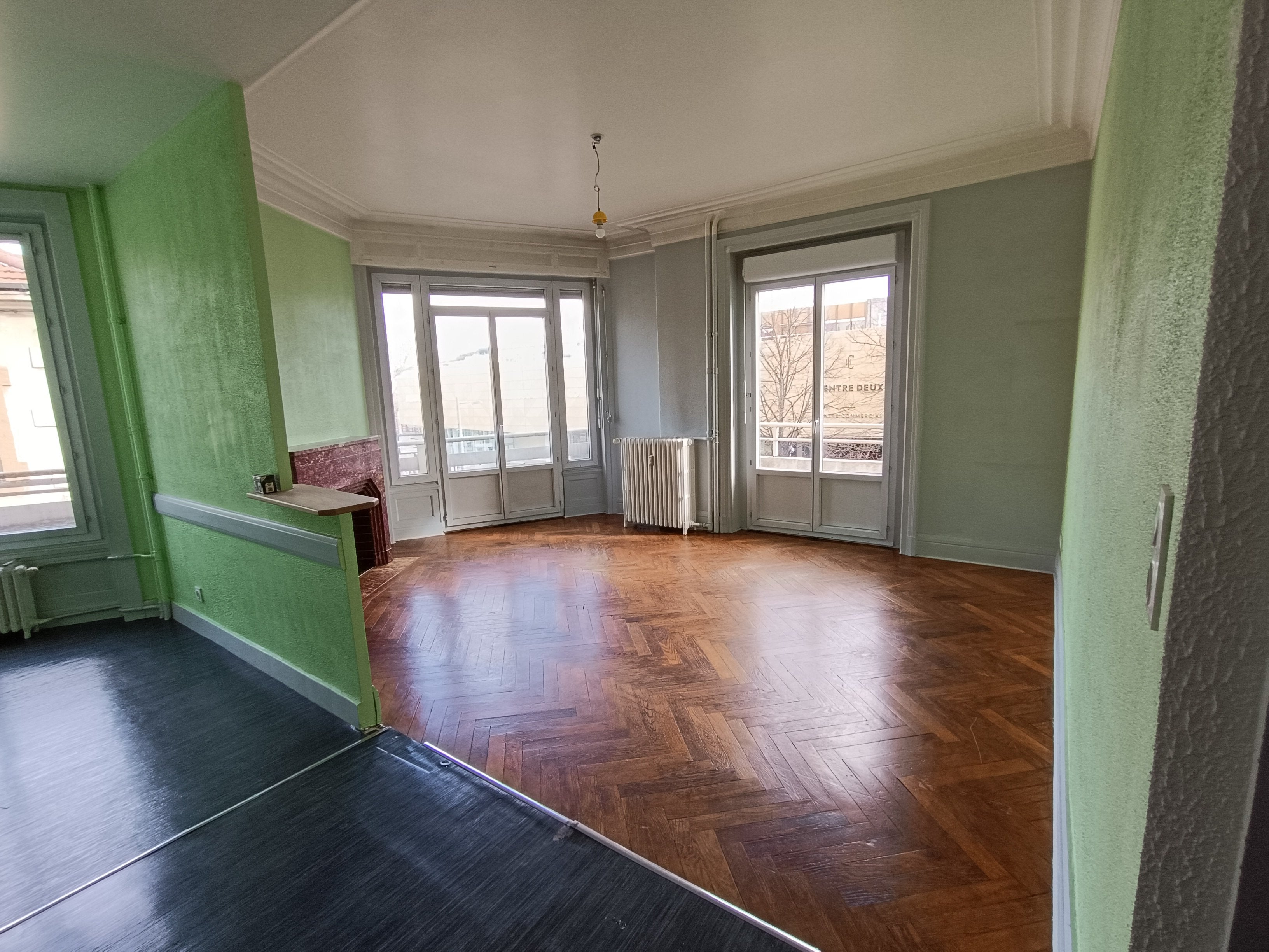 Flat Rue Joannes Mollon in Feurs