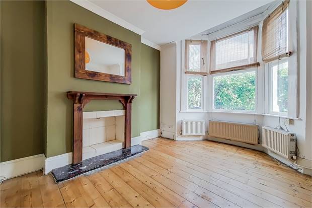 Flat Elmer Road in Greater London