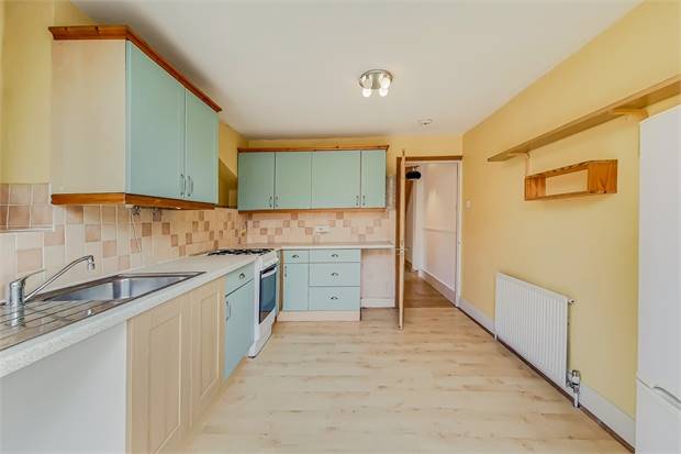 Flat Elmer Road in Greater London