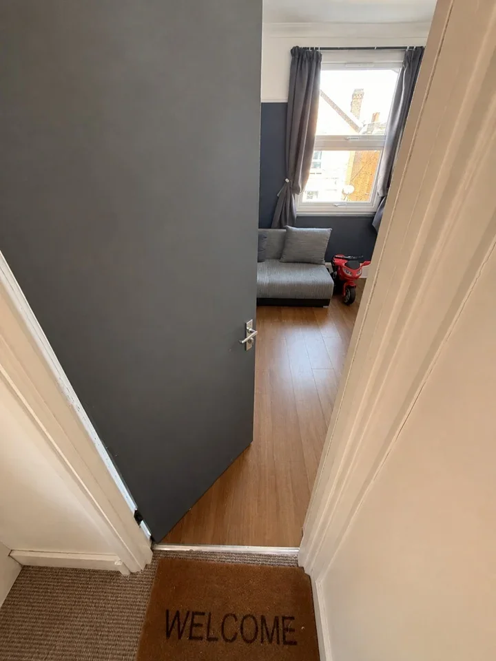 Flat Picardy Road in Greater London