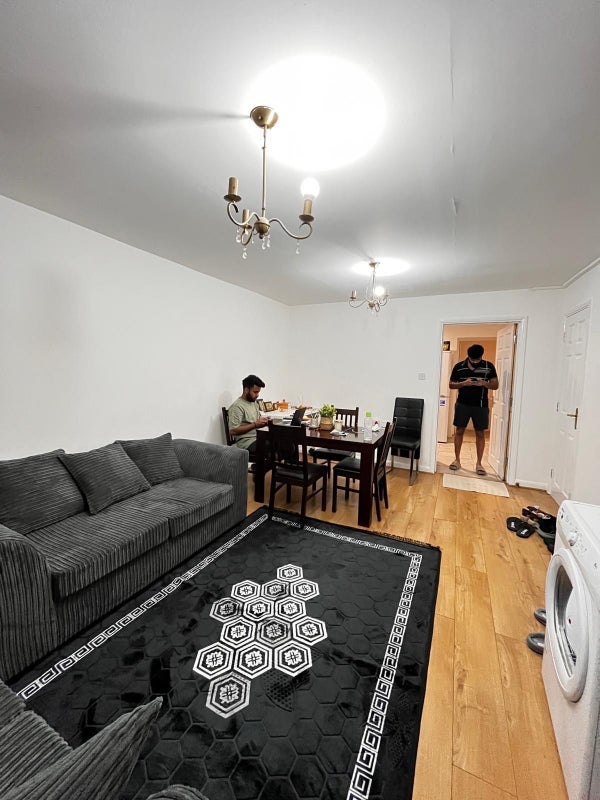 Room Bow Common Lane in Greater London
