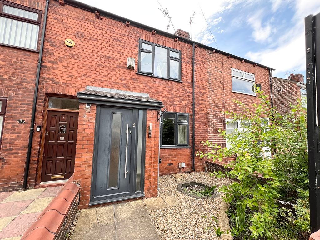 House Ingham Street in Leigh
