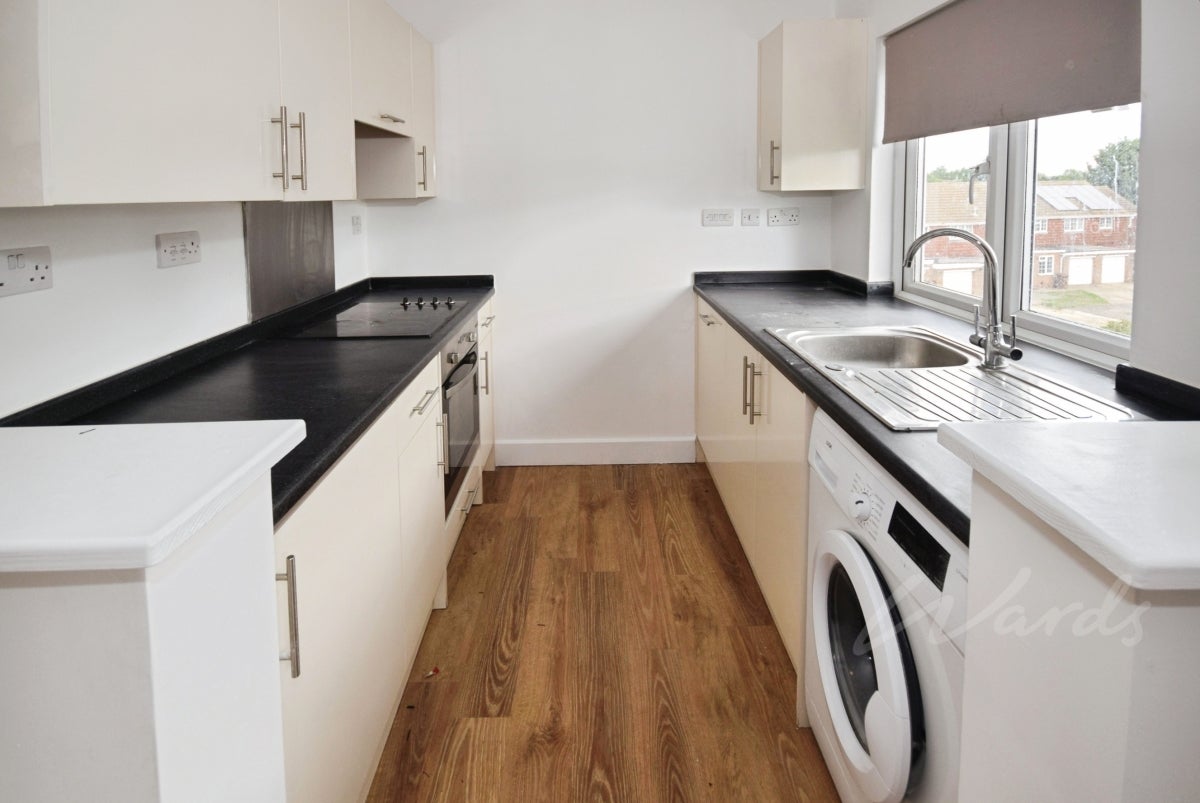 Flat Chichester Close in Rainham
