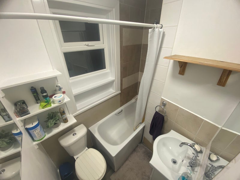 Room Northfield Avenue in Greater London