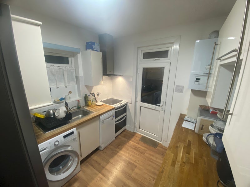 Room Northfield Avenue in Greater London