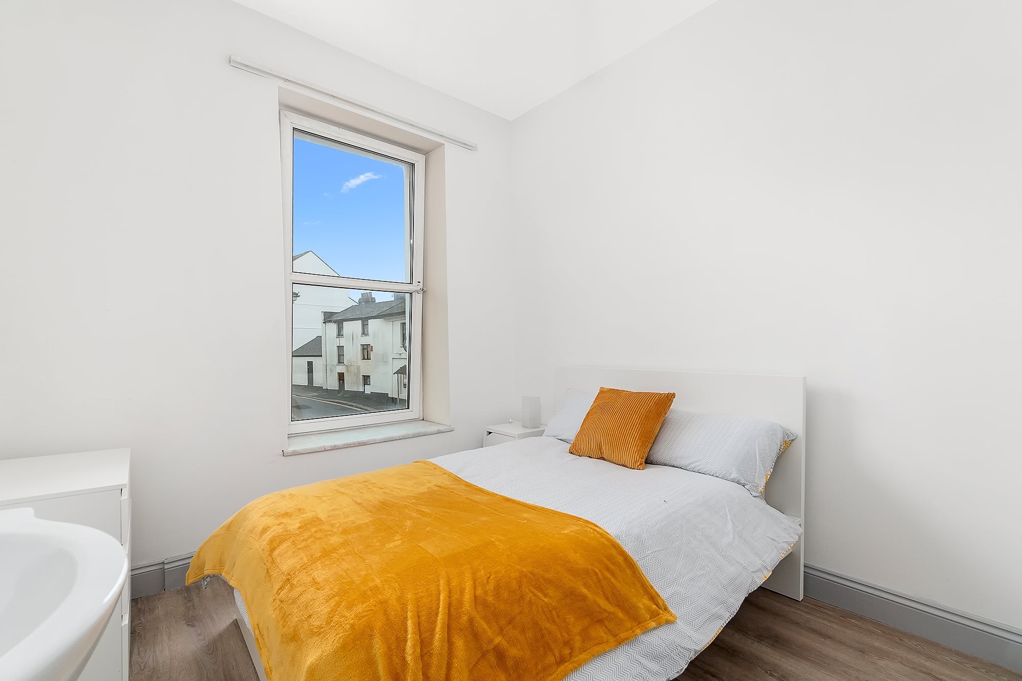 Room North Road West in Plymouth