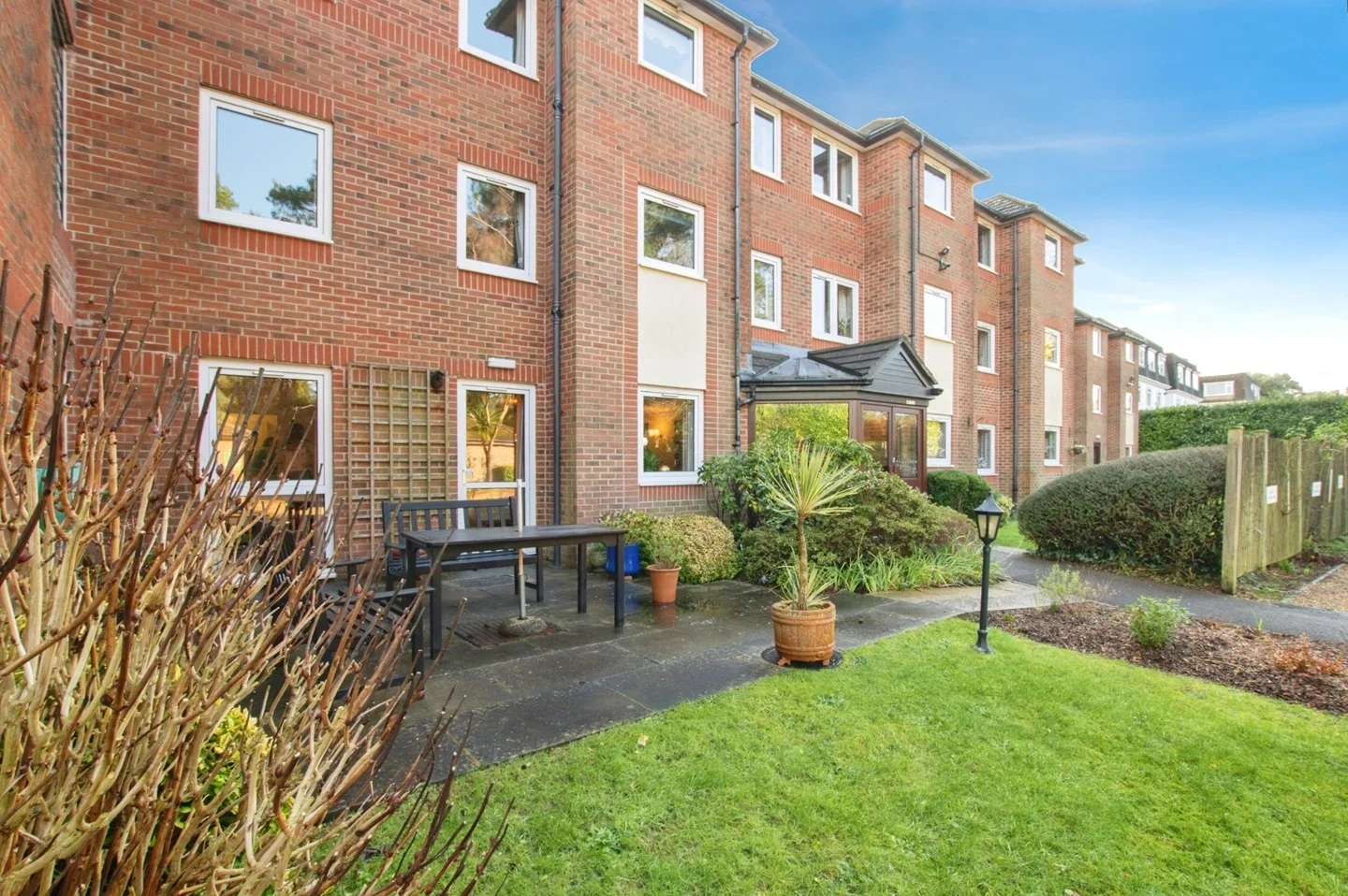 Flat Alexandria Court (two buildings) in Dudsbury