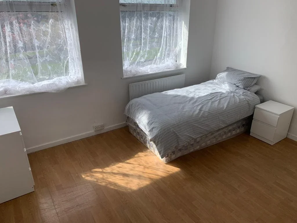 Room Quinton Road in Birmingham
