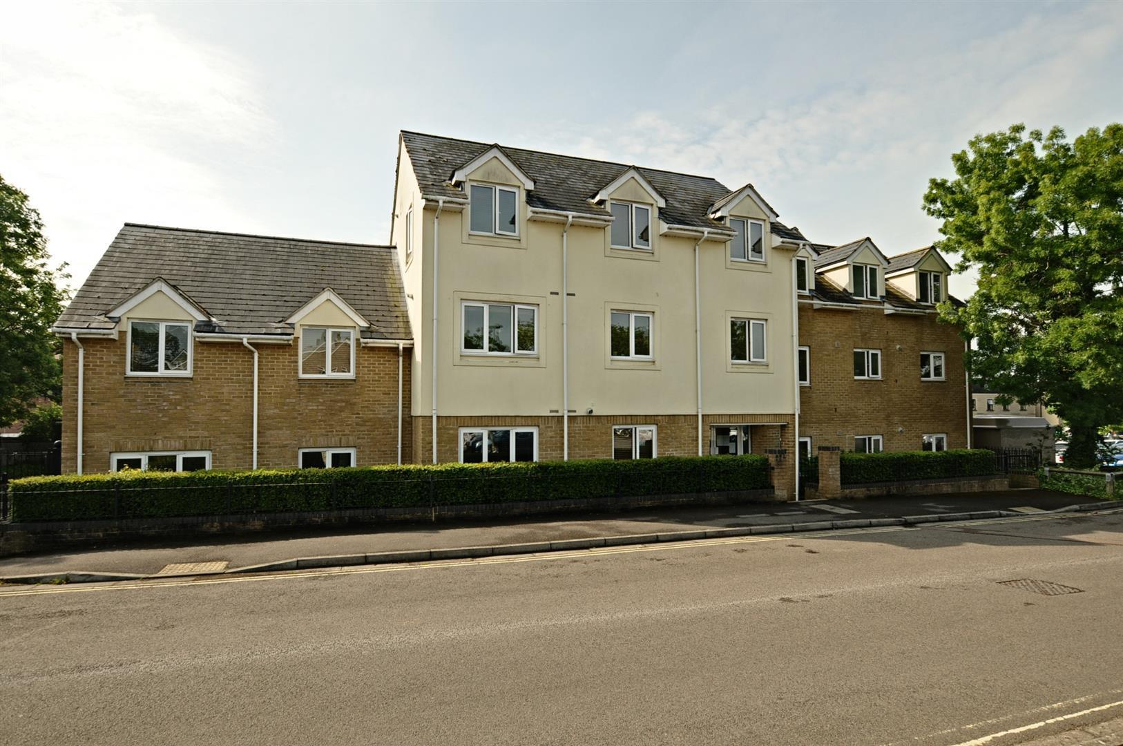Flat Curtis Road in Cherwell District