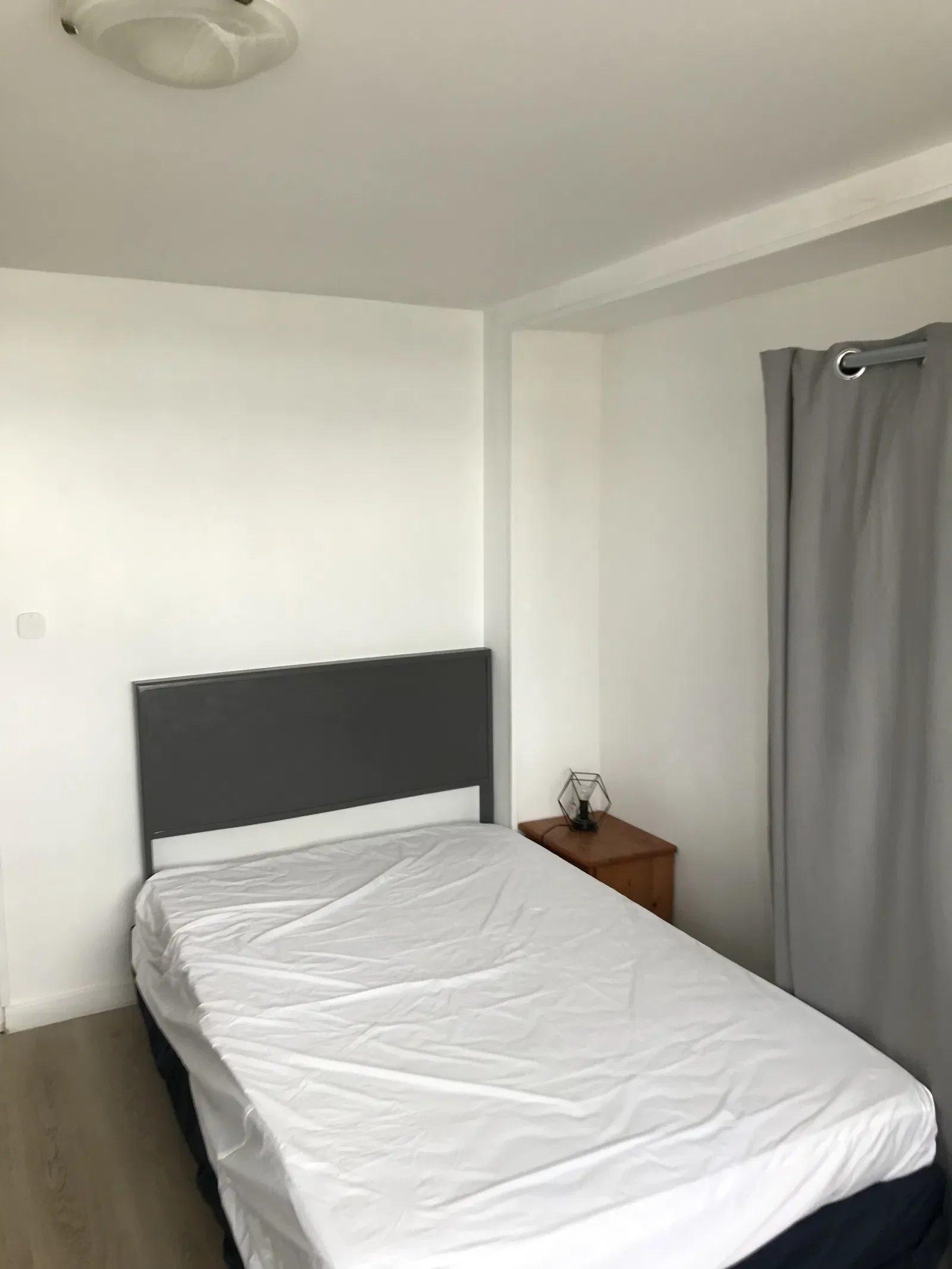 Chambre Rue Lebrument à Rouen