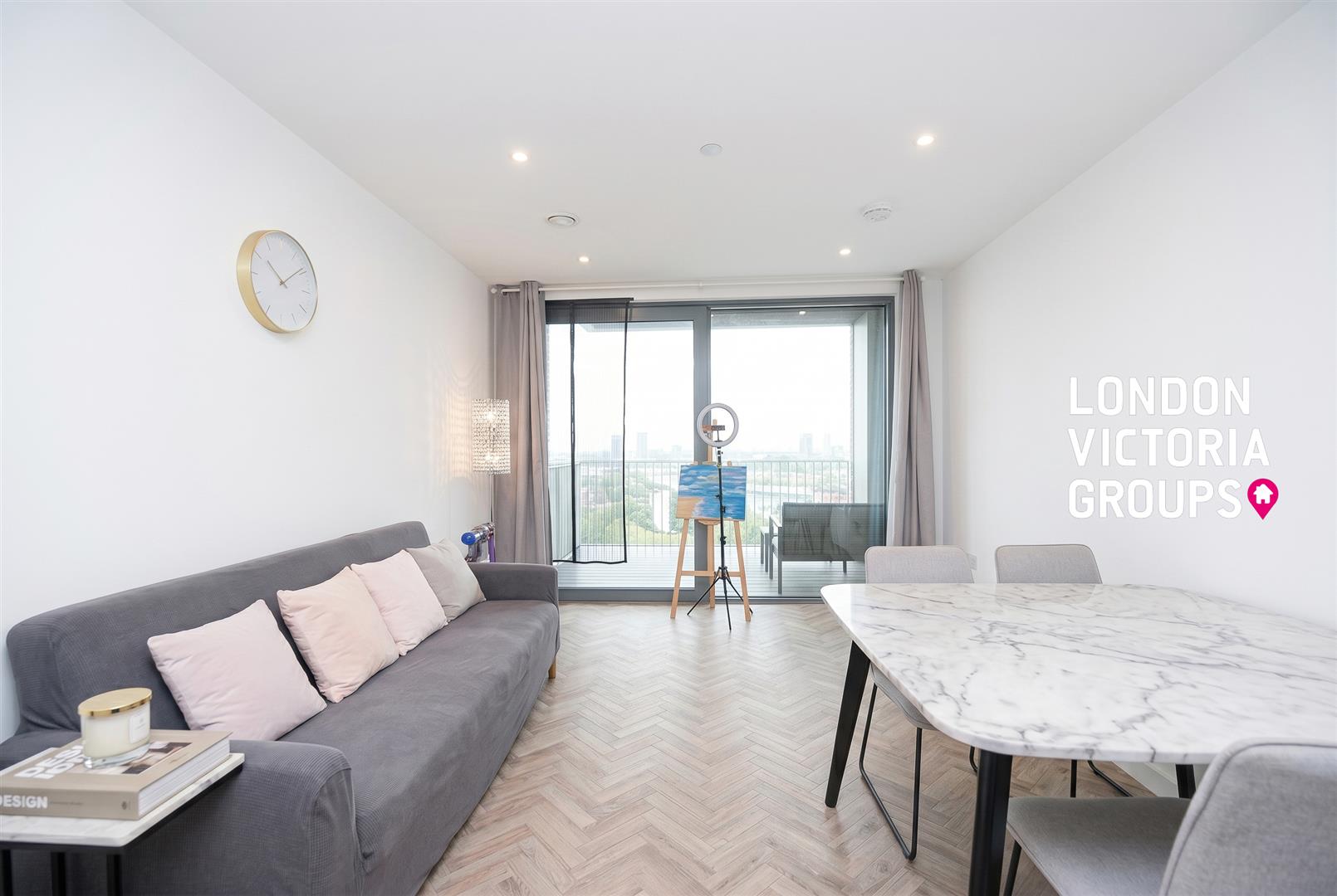 Flat Gillender Street in Greater London