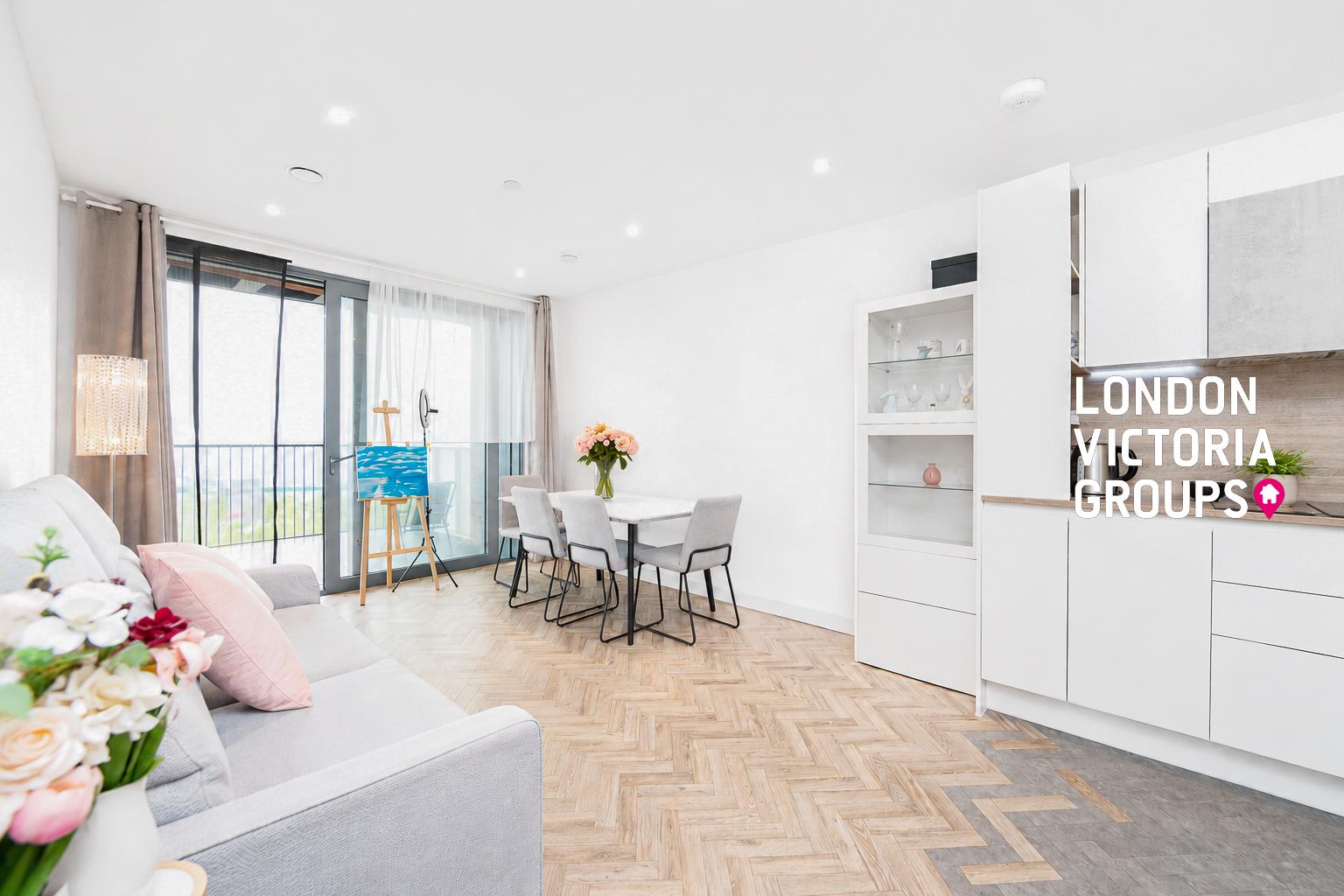 Flat Gillender Street in Greater London