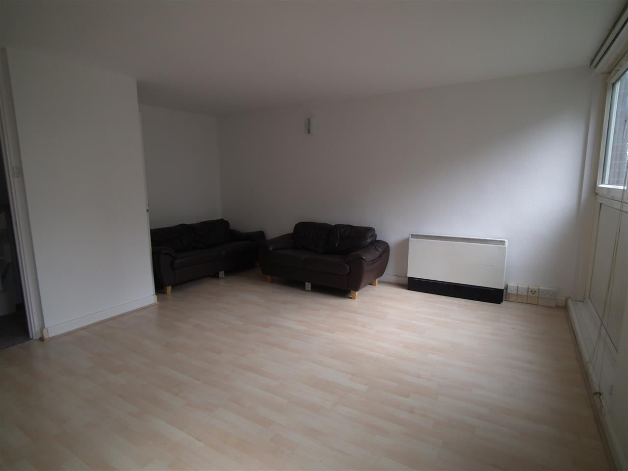Flat Crayford Road in Greater London
