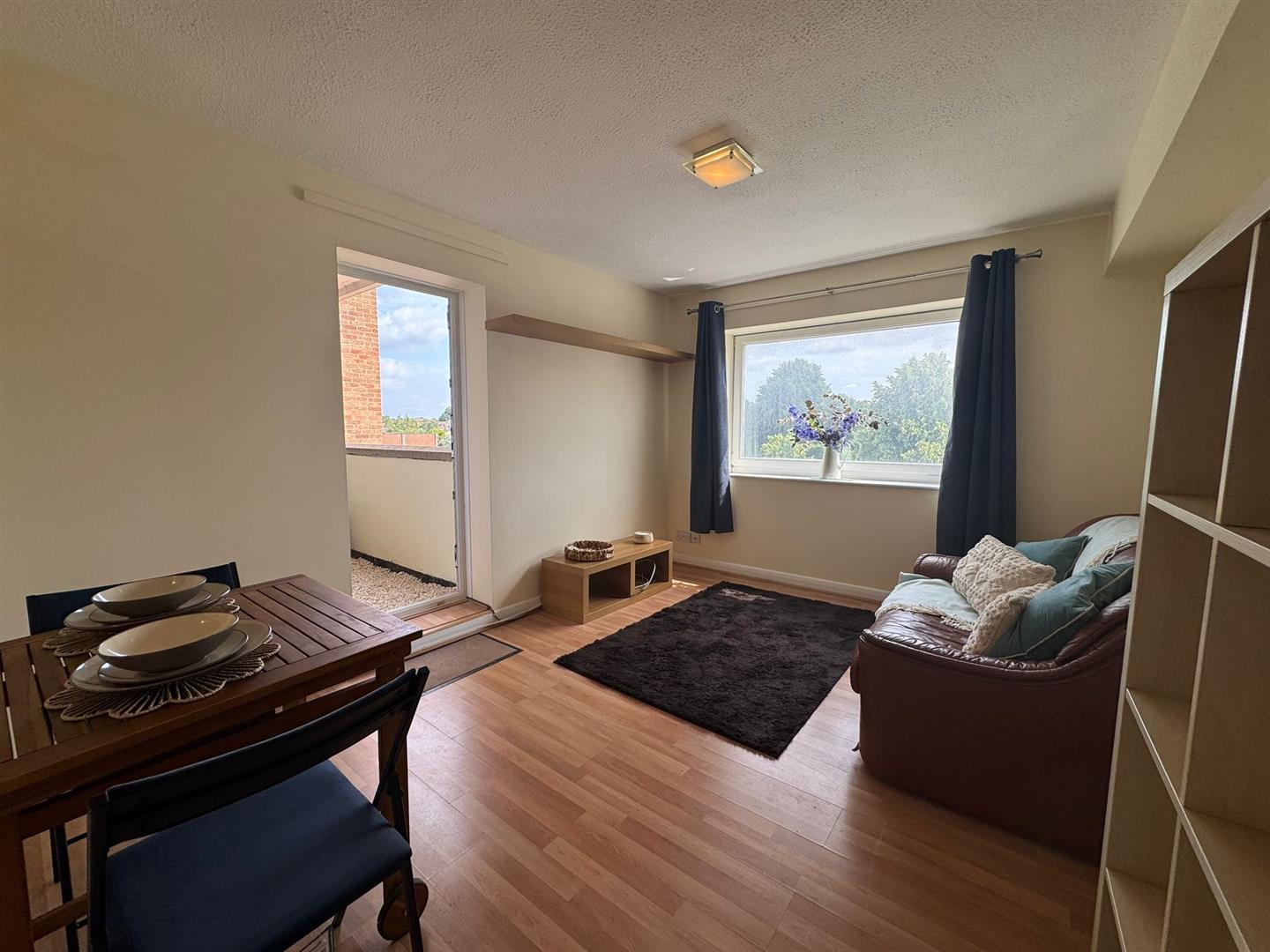Flat Norbury Close in Derby