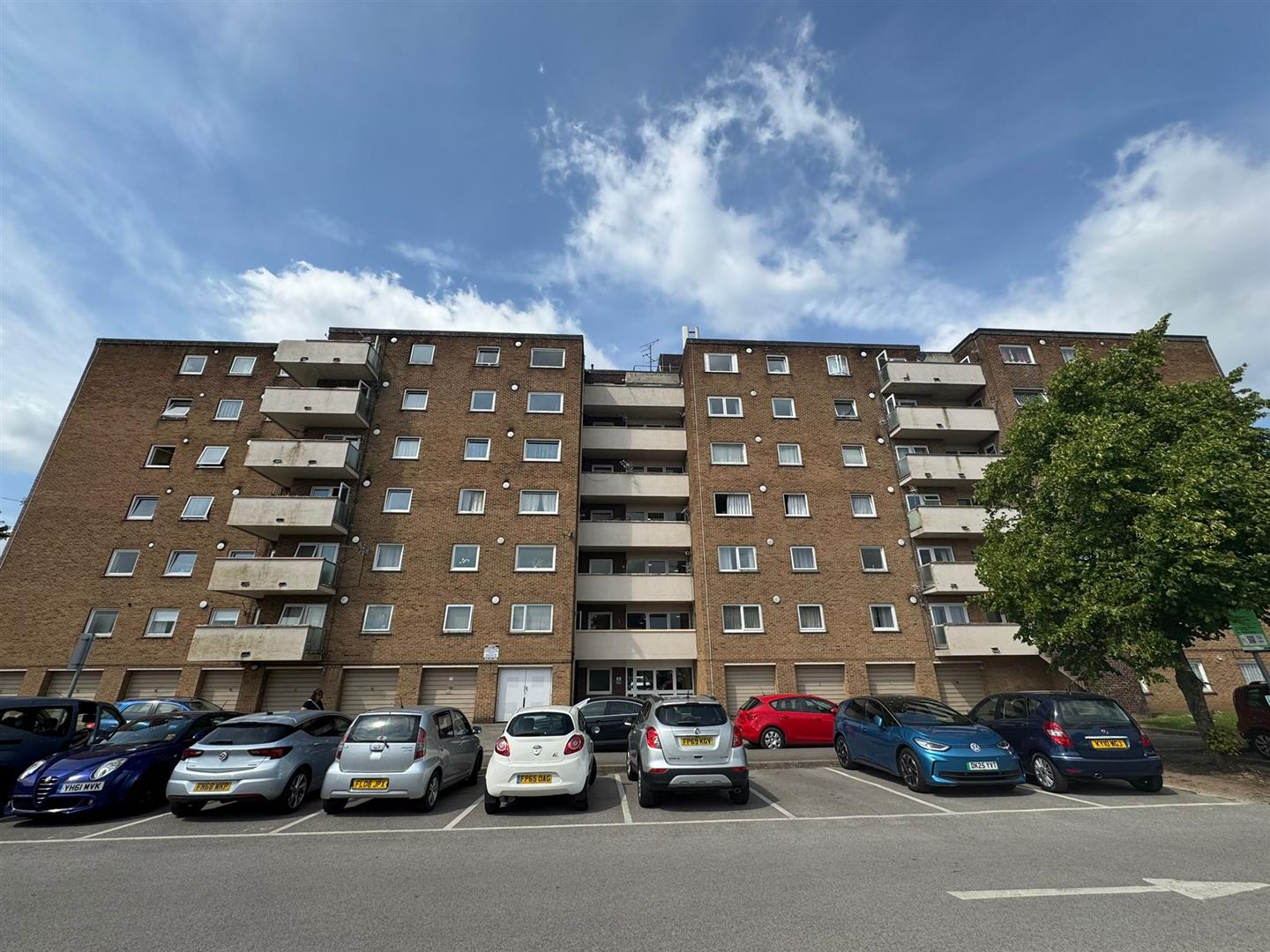 Flat Norbury Close in Derby