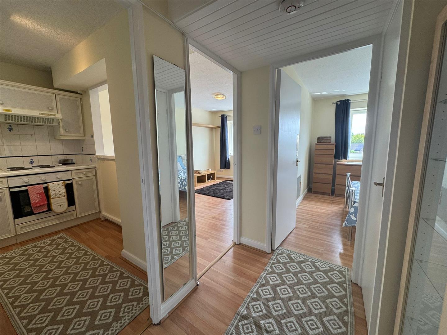 Flat Norbury Close in Derby