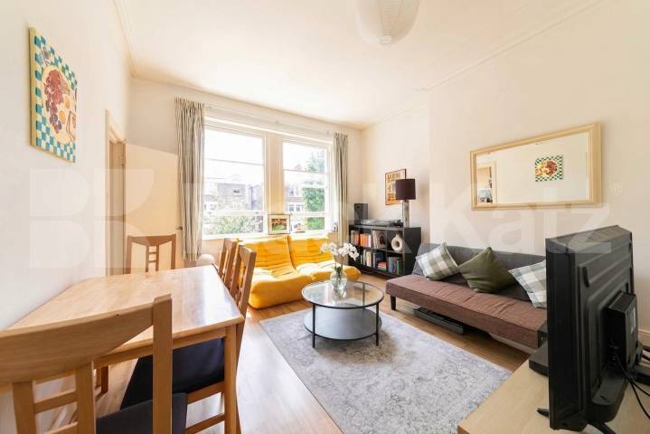 Flat Iverson Road in Greater London