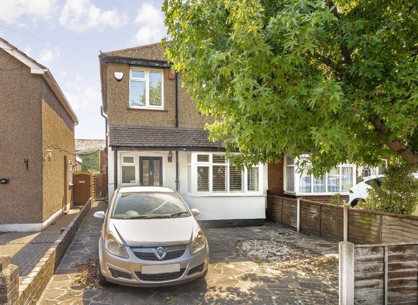 House Chesterfield Road in Borough of Spelthorne