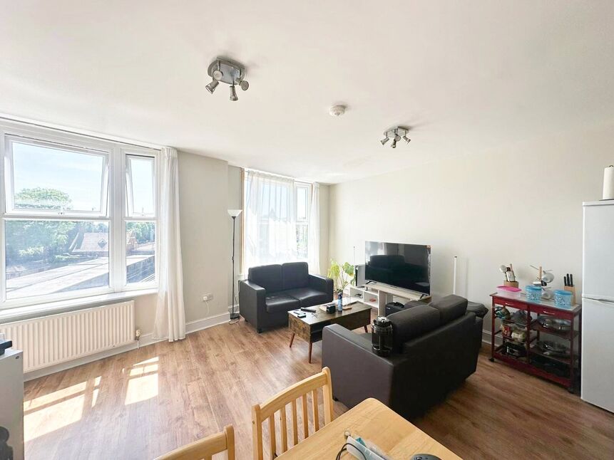 Flat The Broadway in Greater London