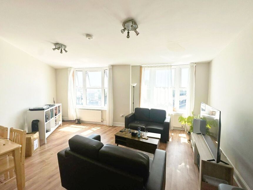 Flat The Broadway in Greater London