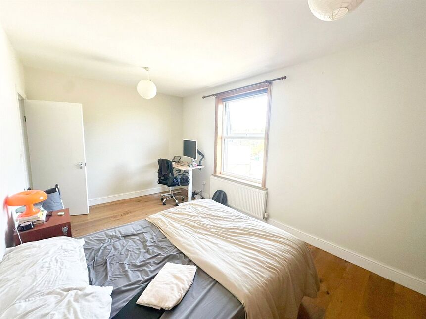 Flat The Broadway in Greater London