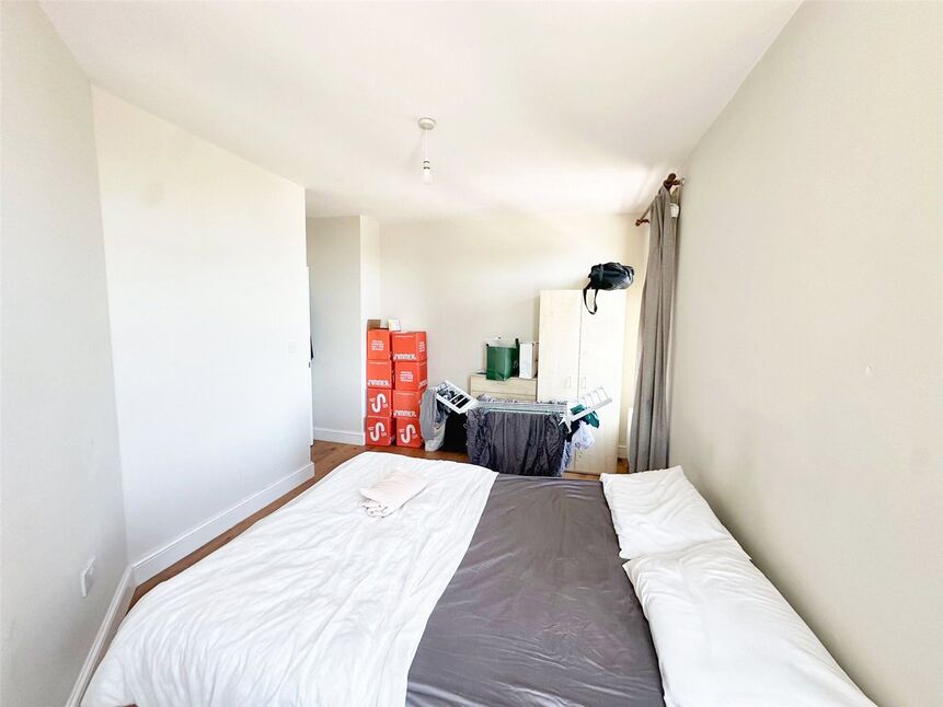 Flat The Broadway in Greater London