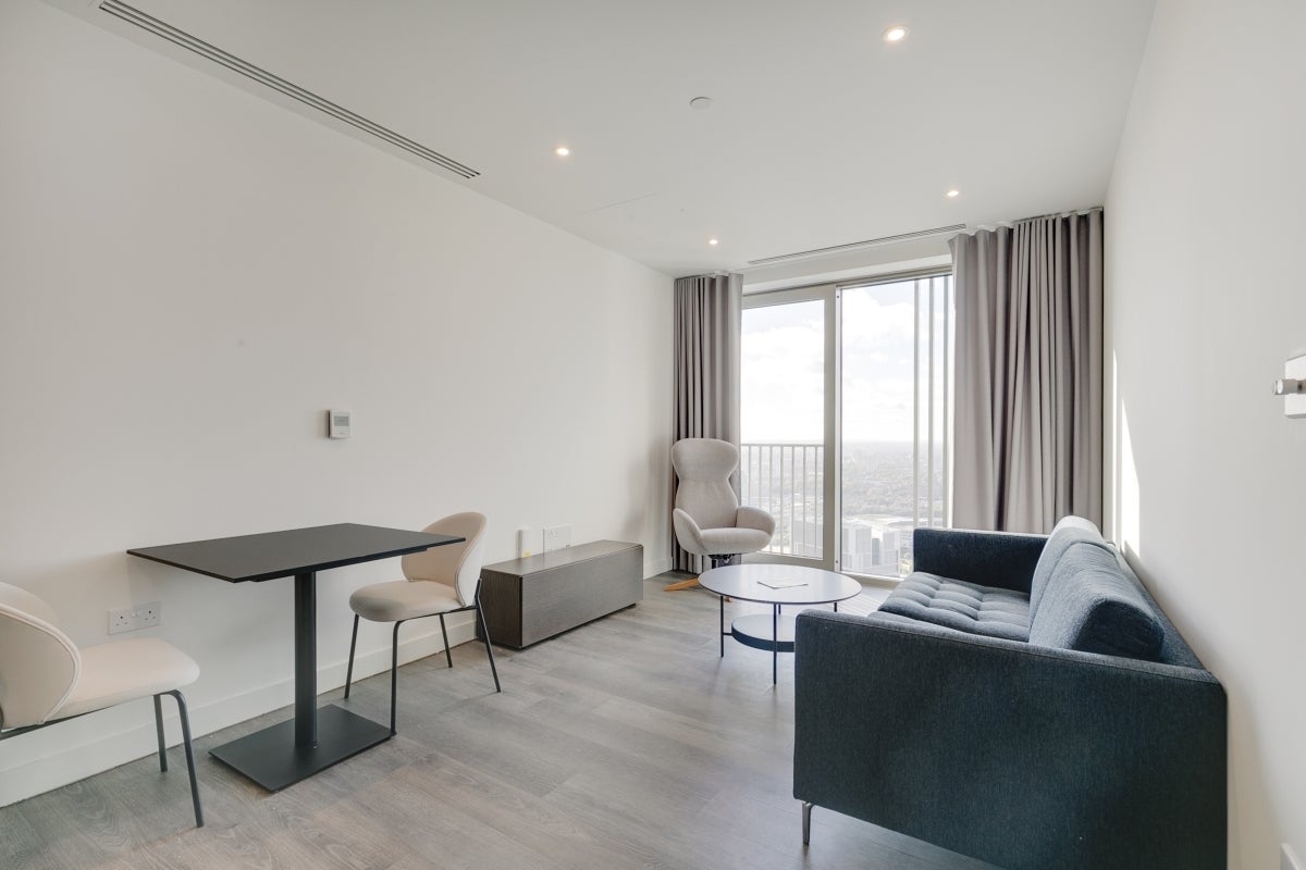 Flat Cherry Park Lane in Greater London