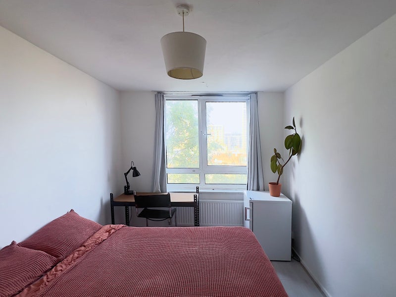 Room Vincent Road in Greater London
