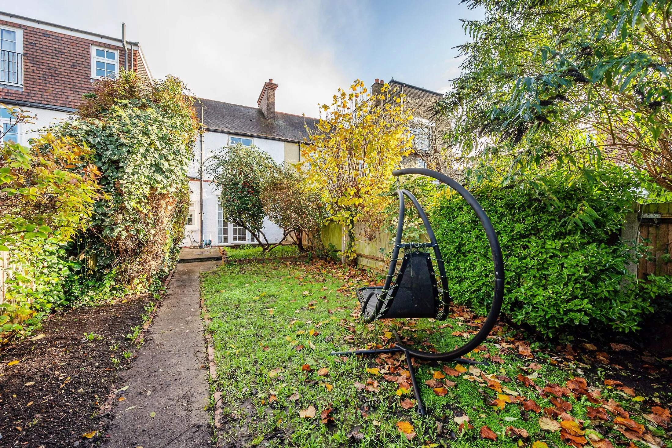 House Queensland Avenue in Greater London