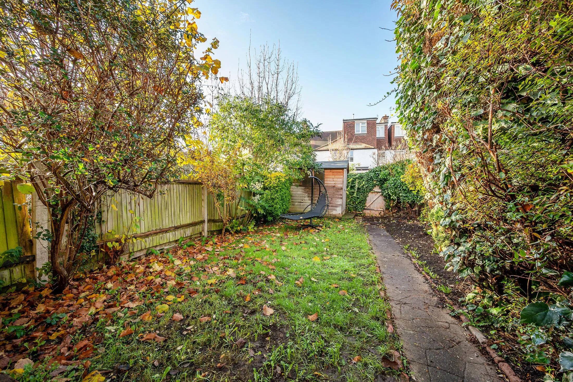 House Queensland Avenue in Greater London
