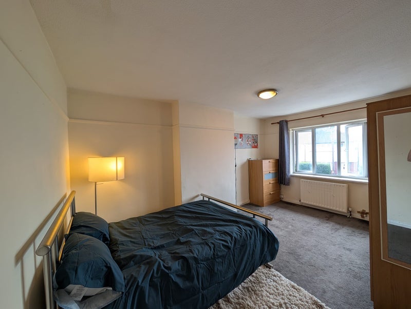 Room Rowan Road in Greater London