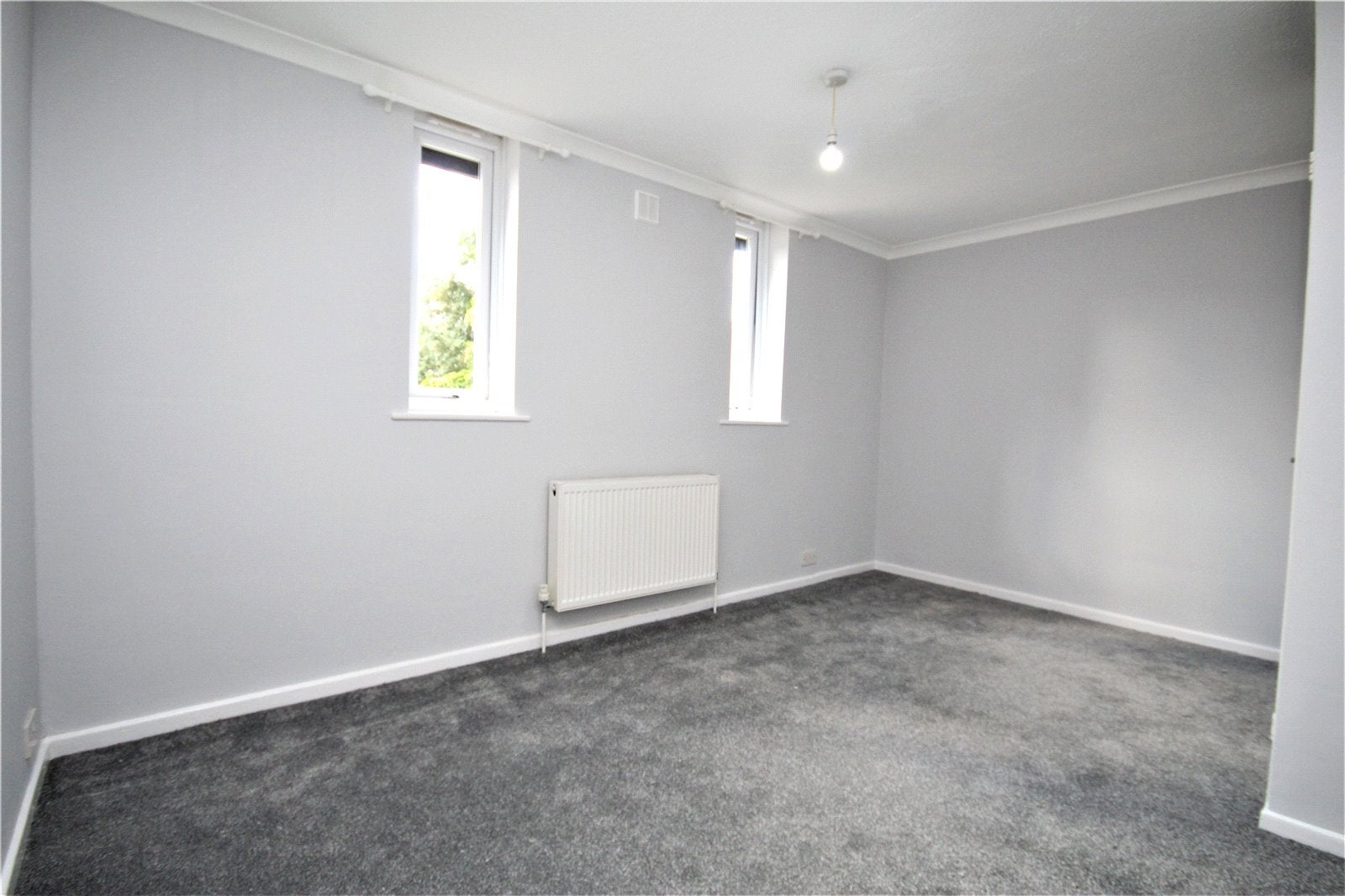 House Mellow Purgess Close in Basildon