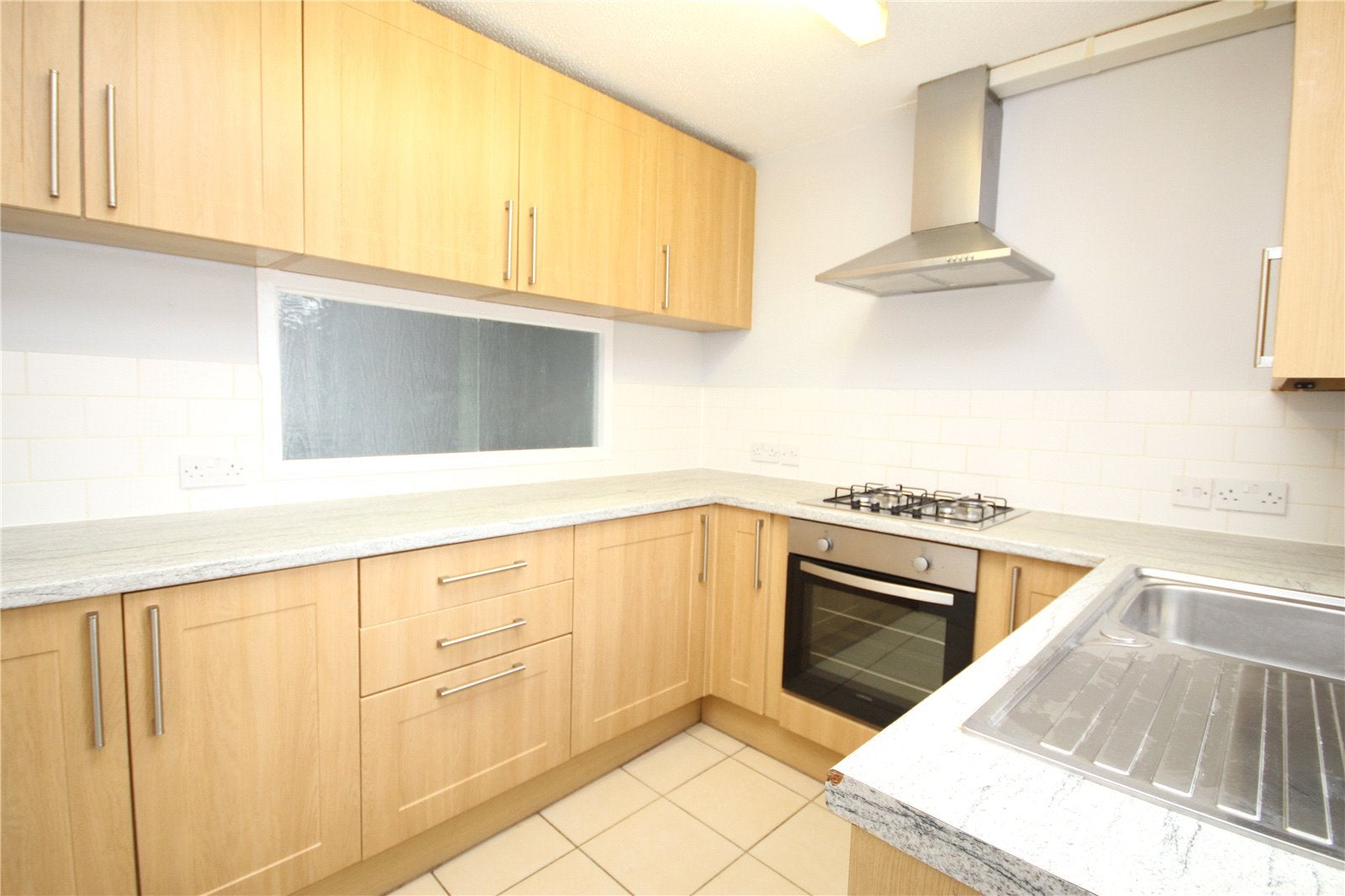 House Mellow Purgess Close in Basildon