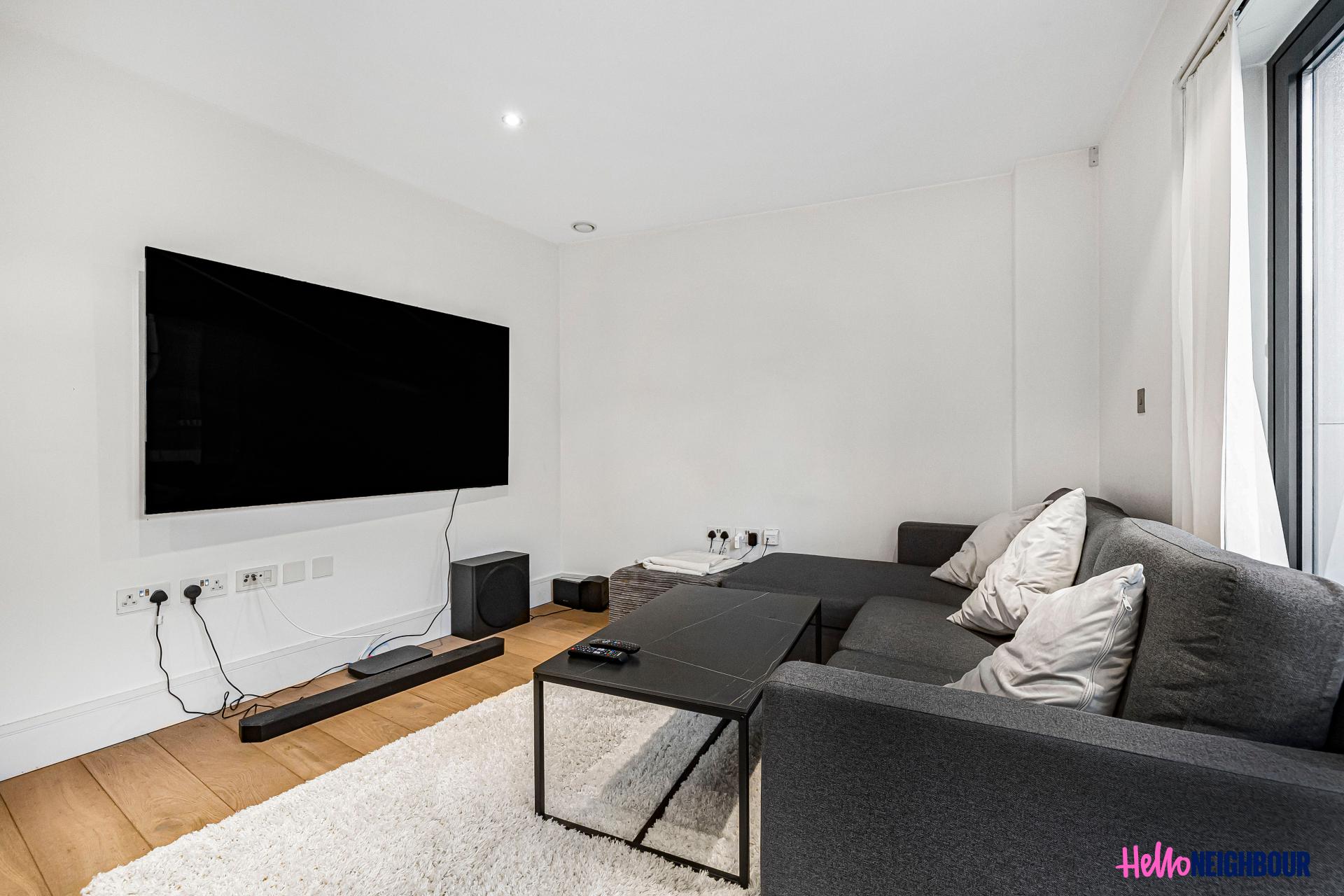 Flat Edgeley Lane in Greater London