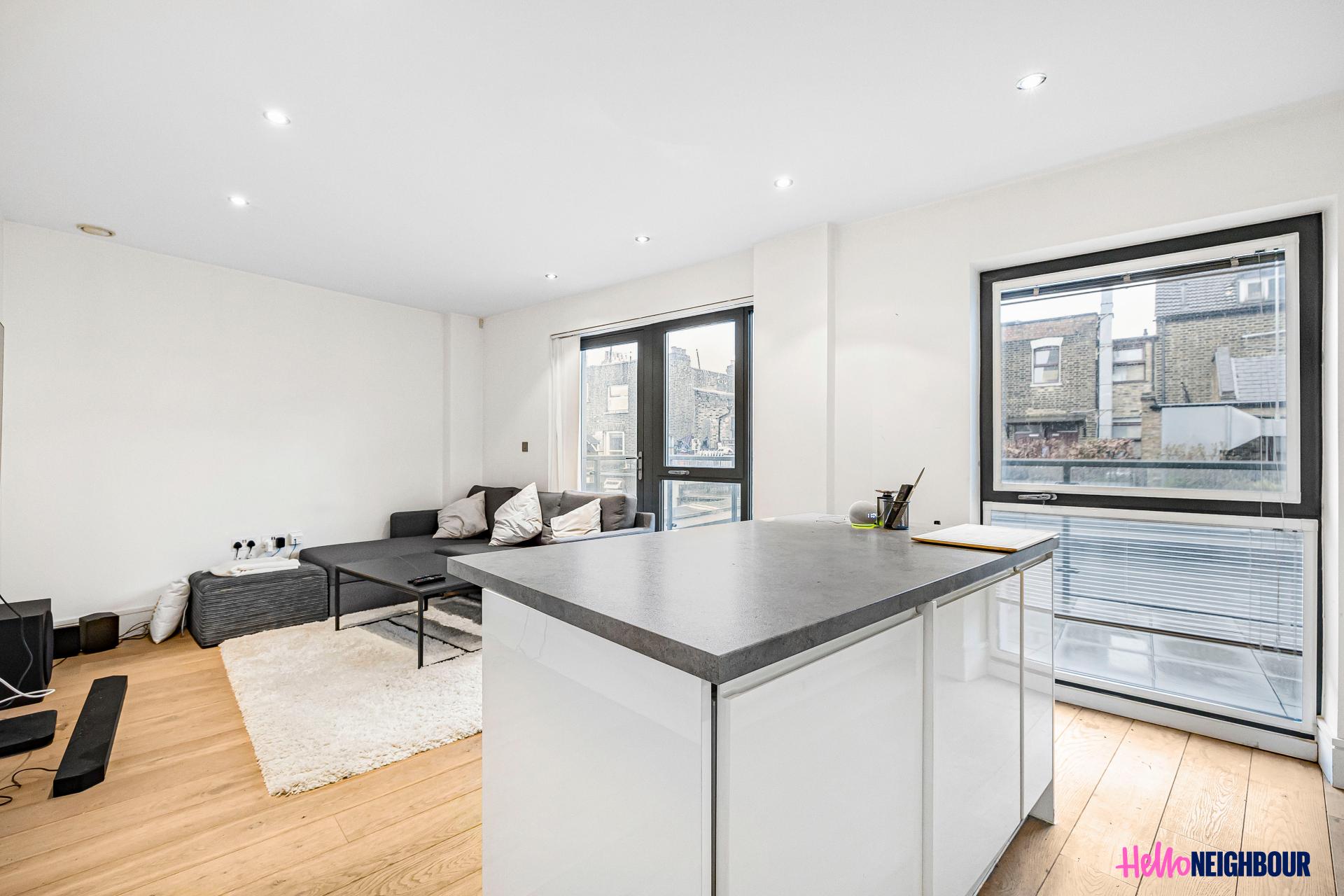 Flat Edgeley Lane in Greater London