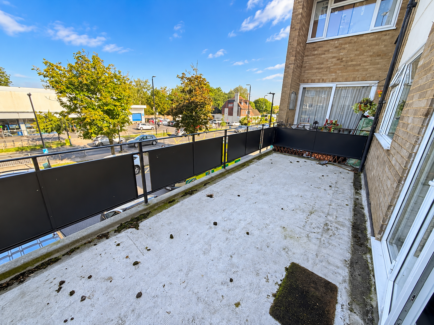 Flat Crofton Road in Greater London