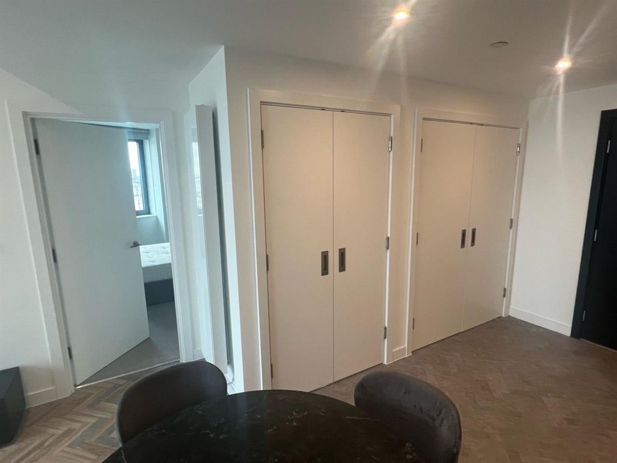 Flat Gillender Street in Greater London