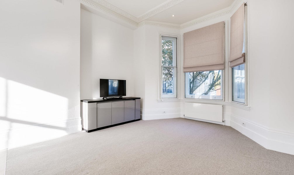 Flat Finborough Road in Greater London