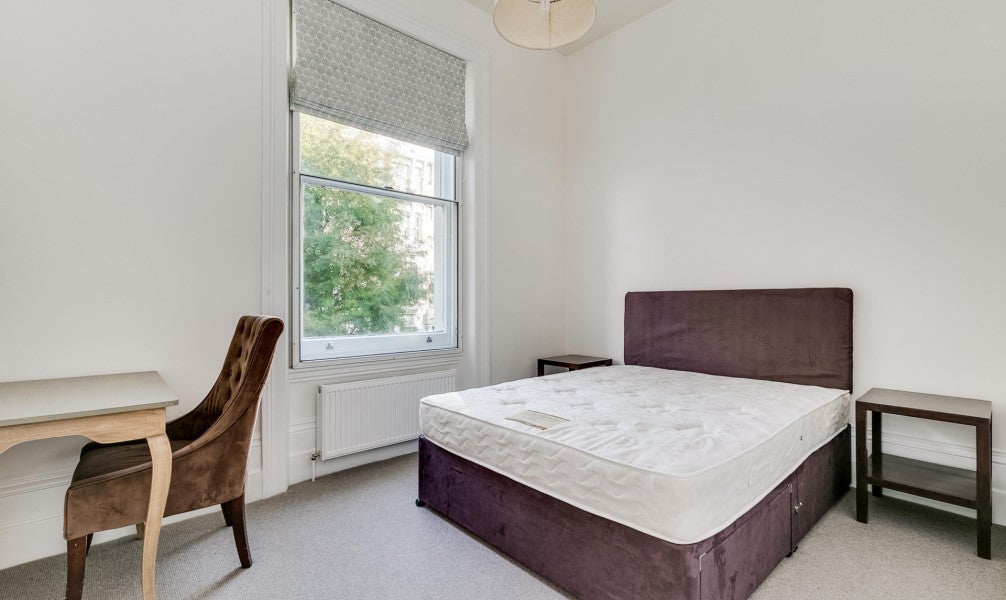 Flat Finborough Road in Greater London