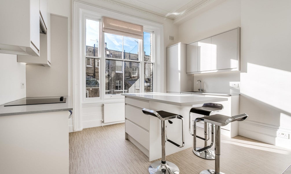 Flat Finborough Road in Greater London
