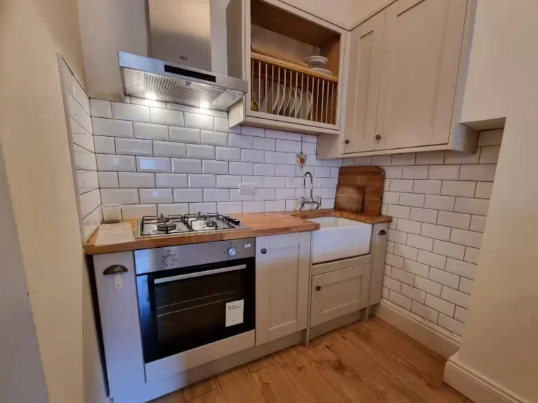 Flat Blackwood Crescent in Edinburgh